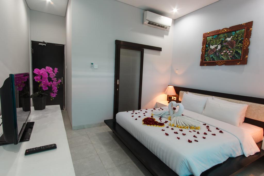Mahayana Kuta Hotel BALI Exterior photo